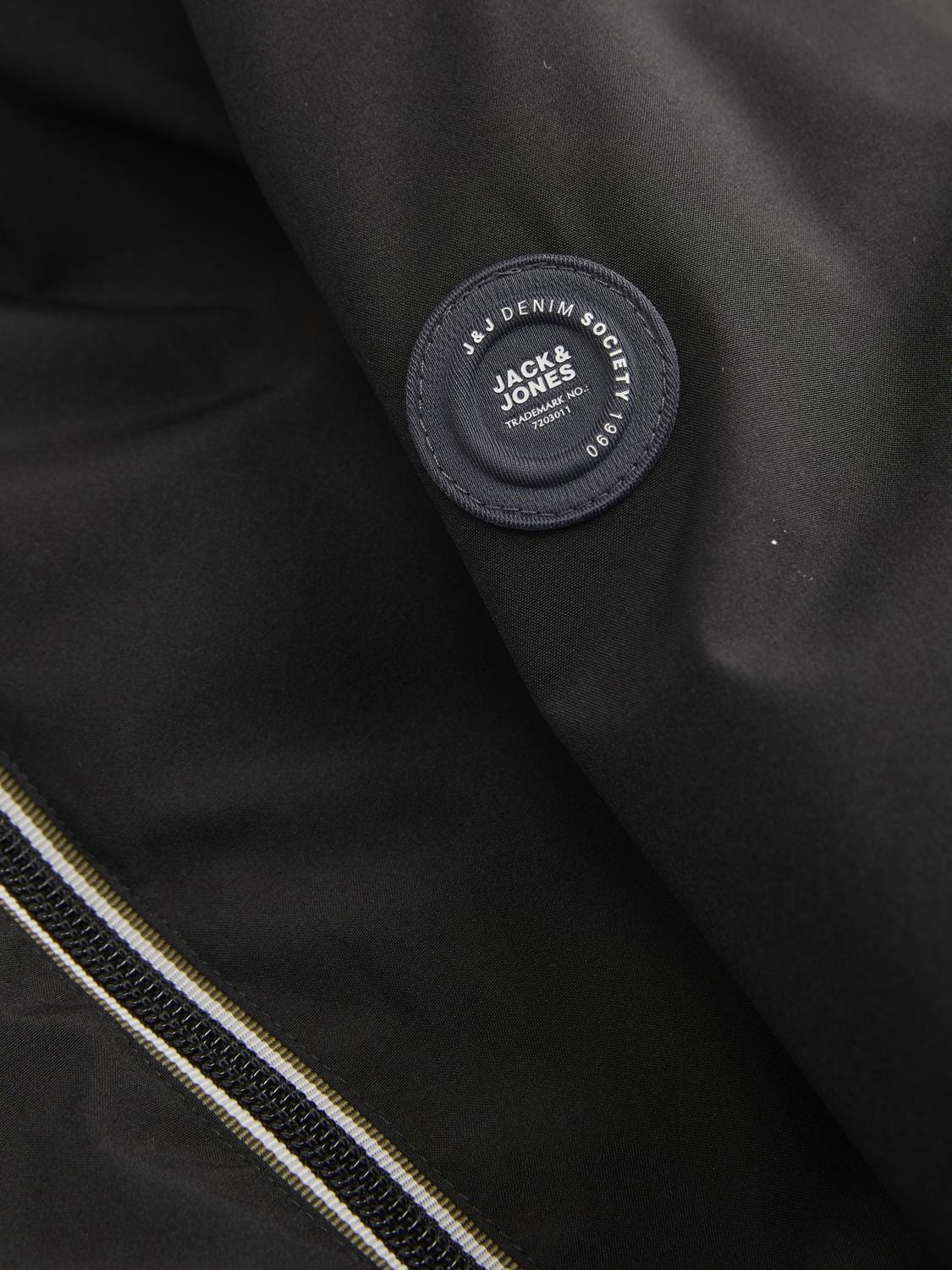 model_shot-detail