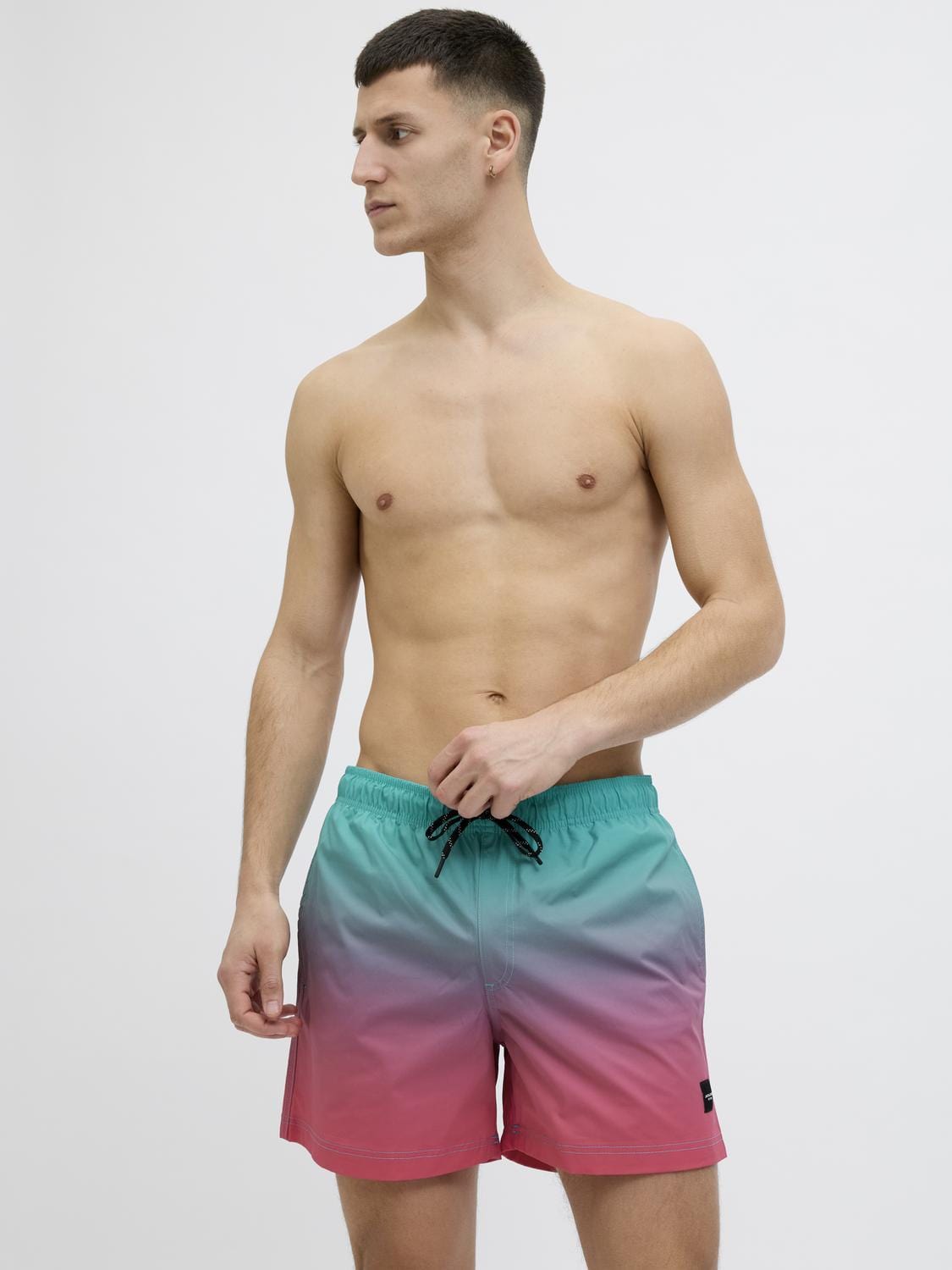 model_shot-creative