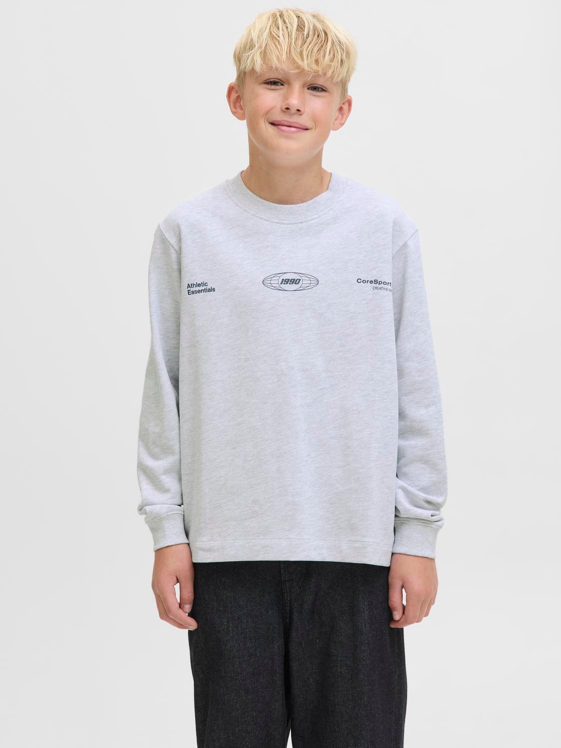 model_shot-front