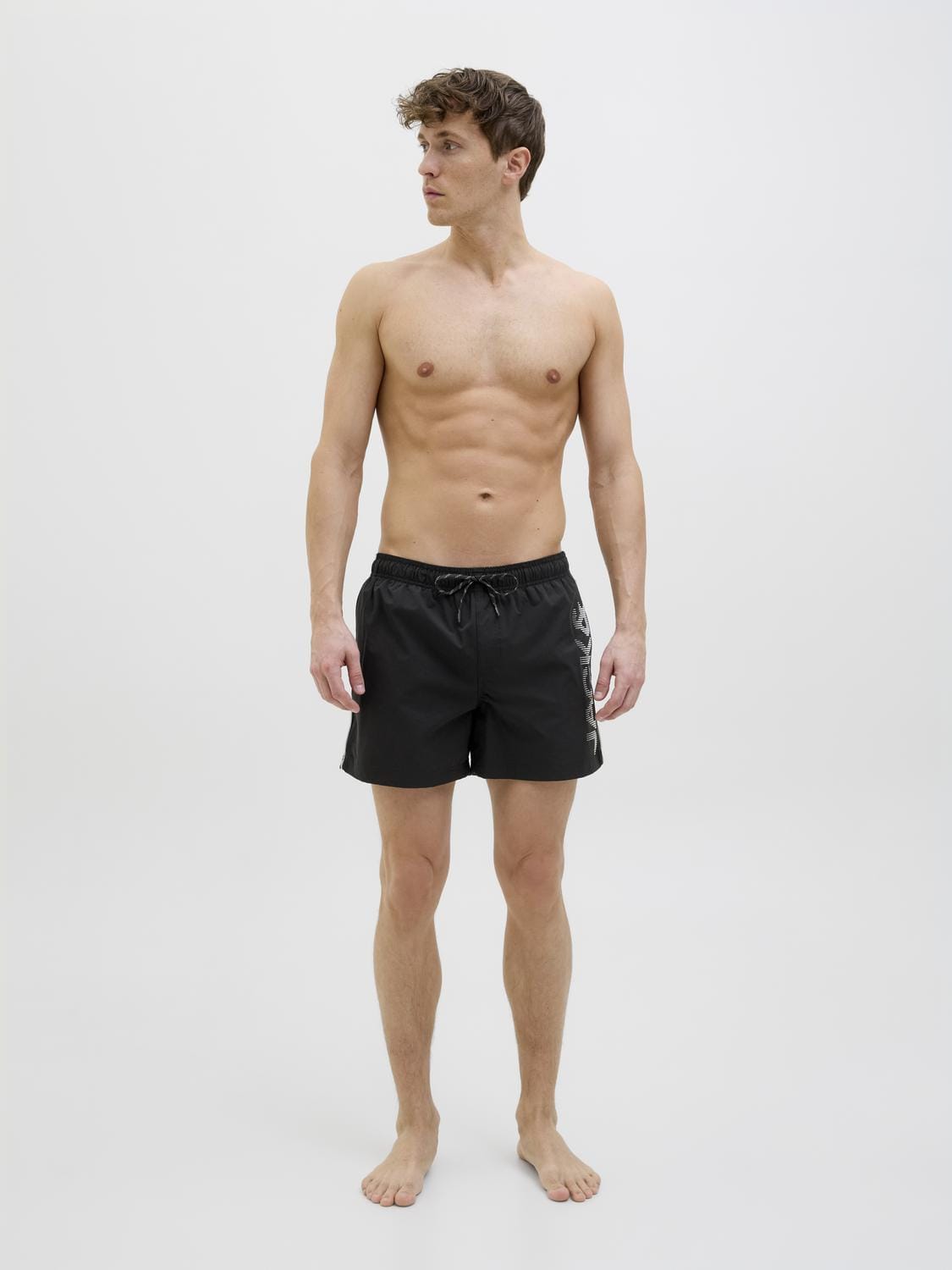 model_shot-front_full