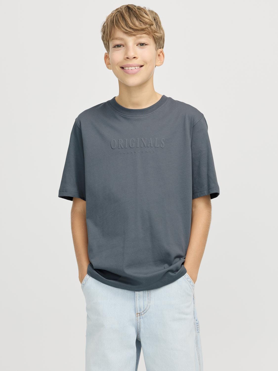 model_shot-front