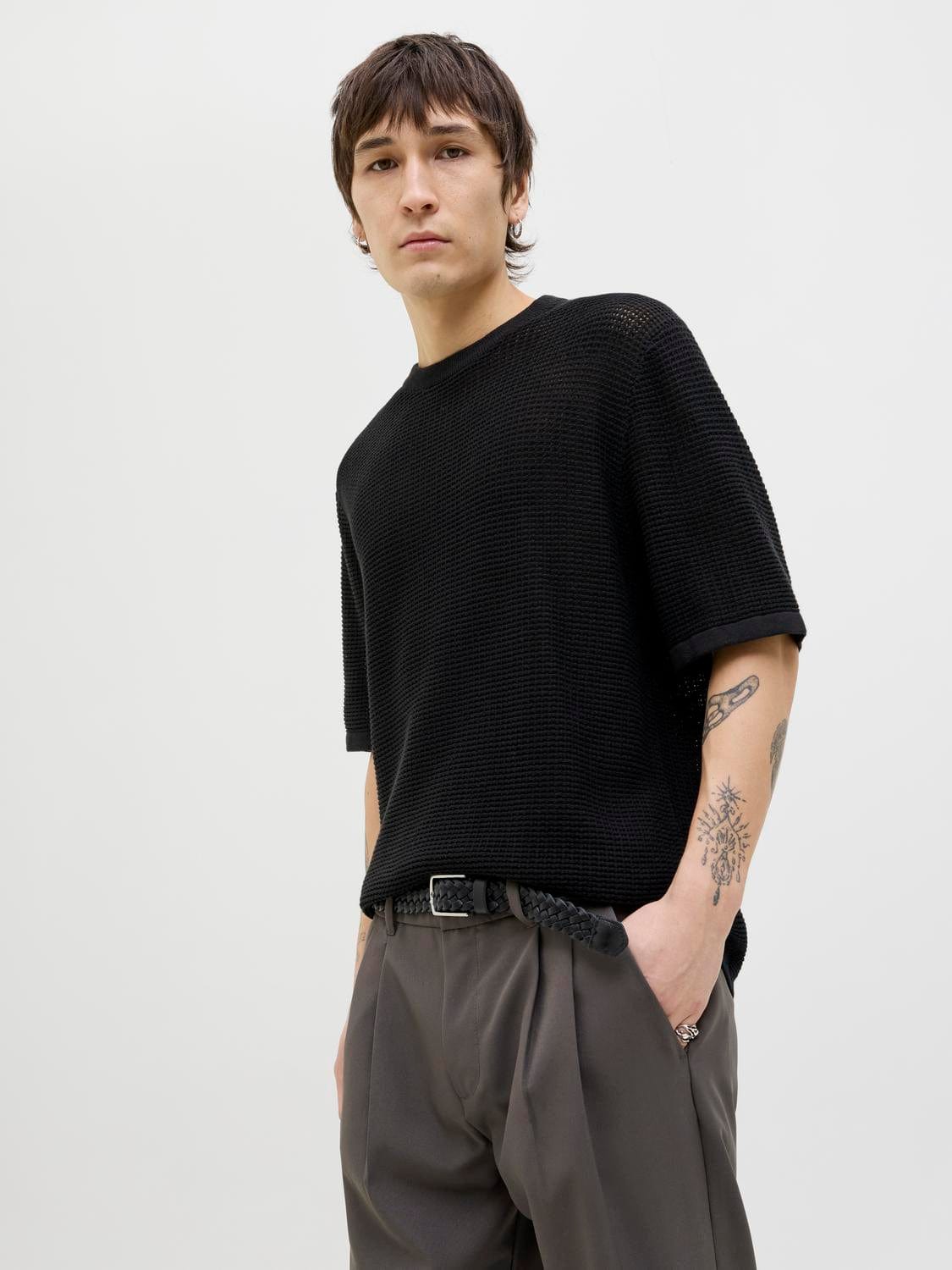 model_shot-creative