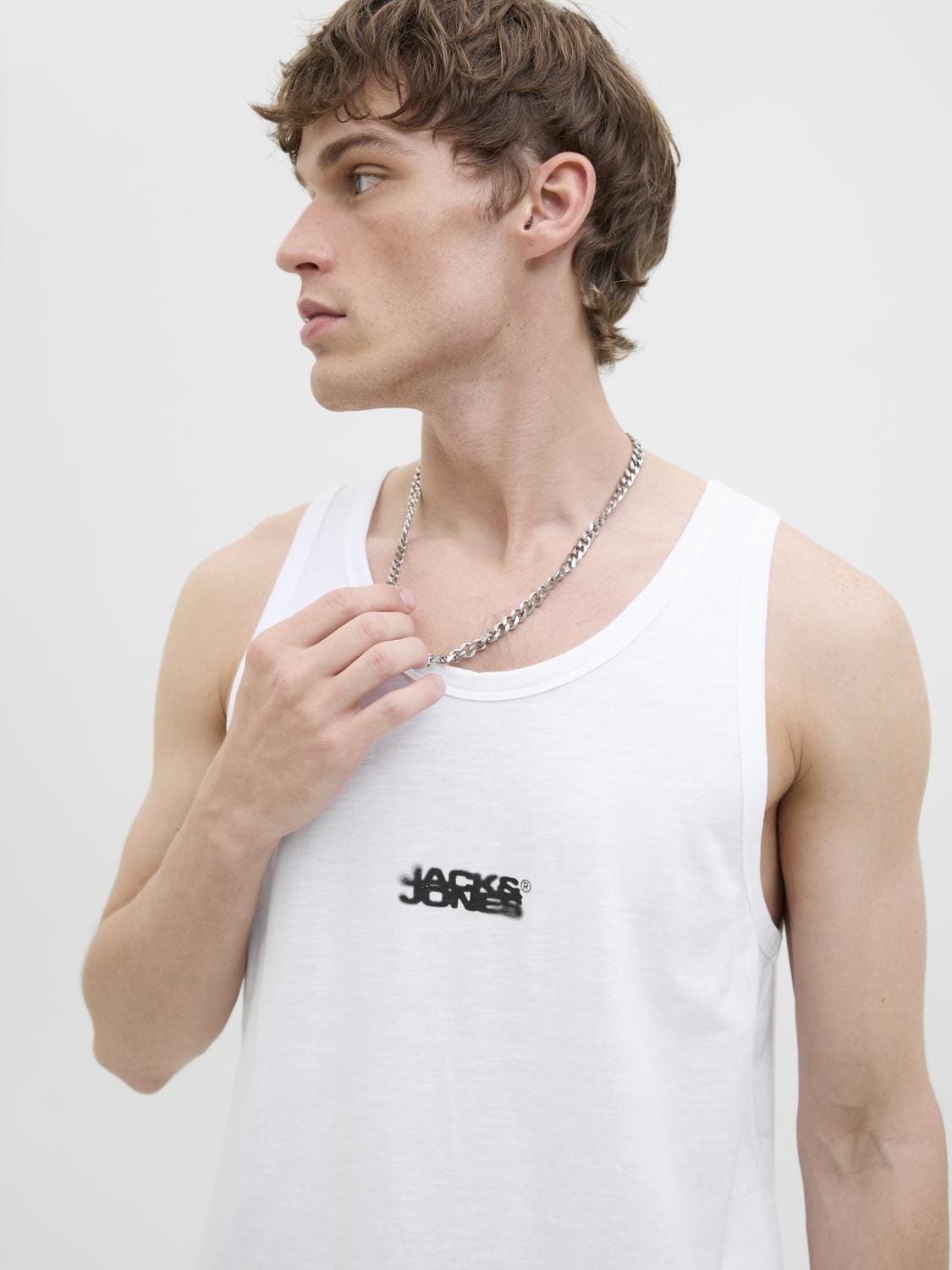 model_shot-creative