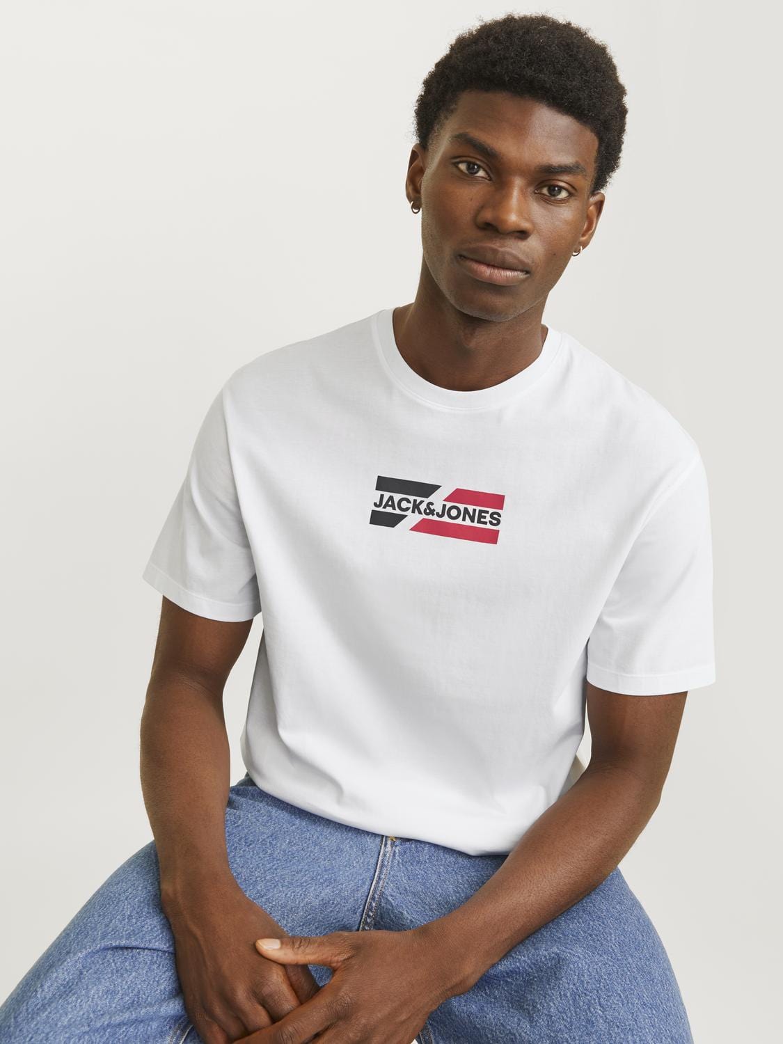 model_shot-creative