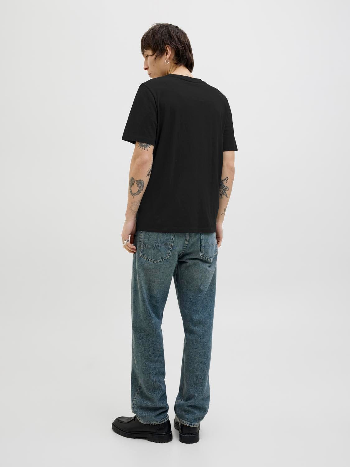 model_shot-back