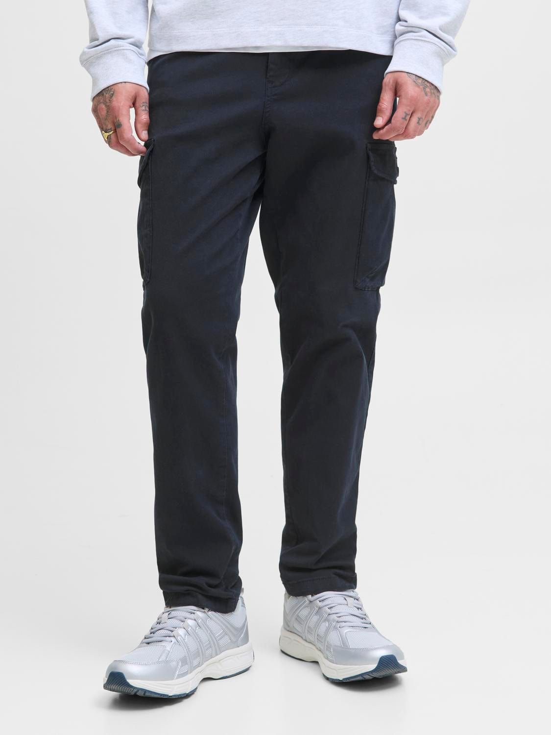 model_shot-front