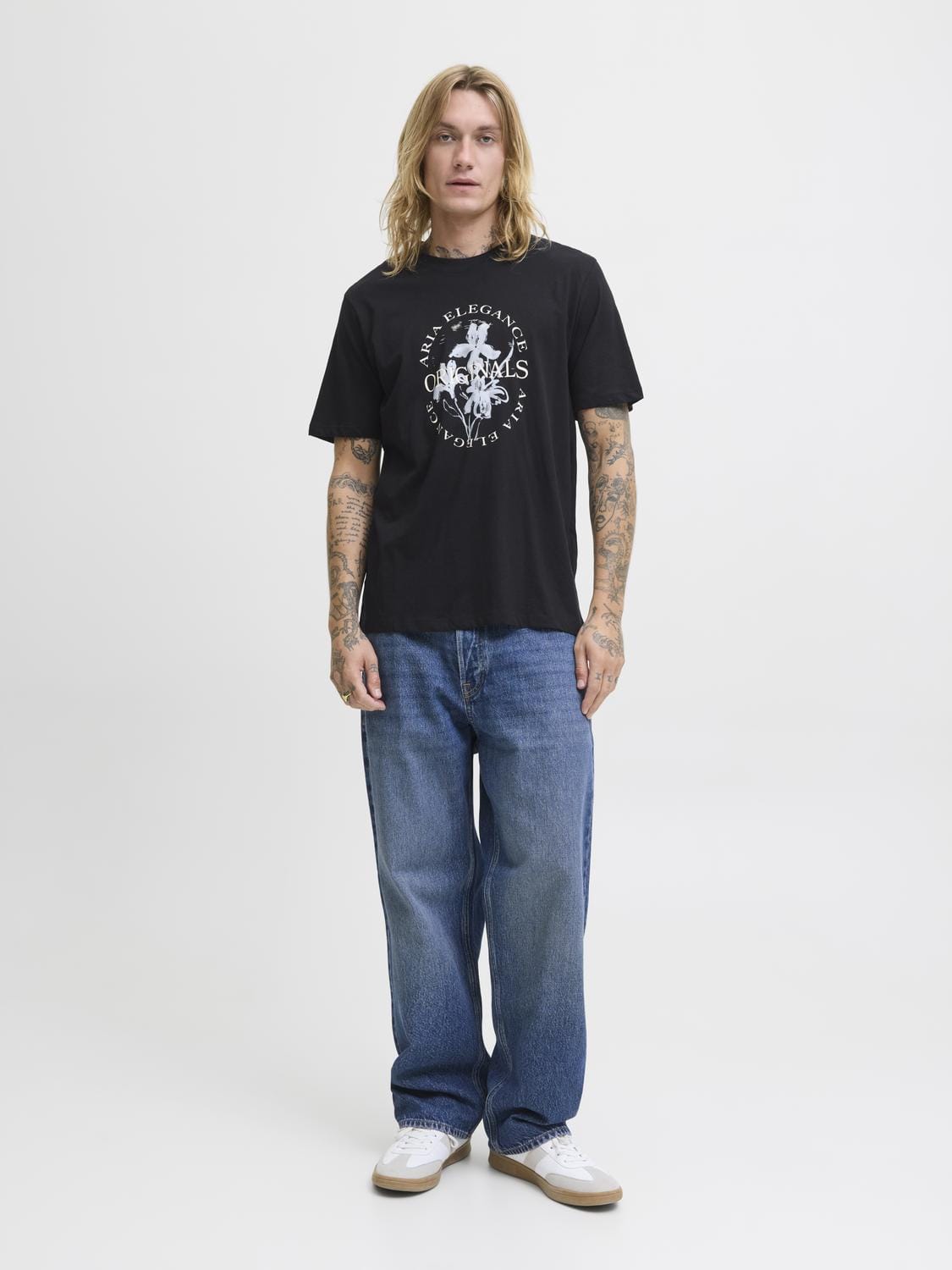 model_shot-front_full