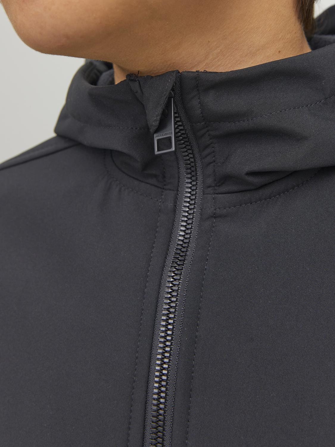 model_shot-detail