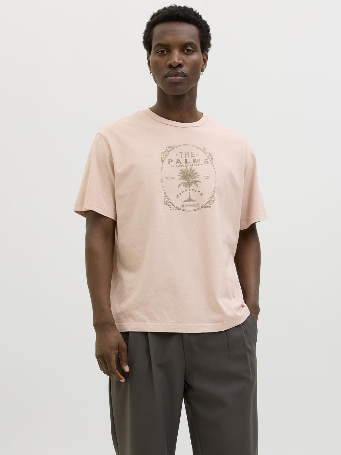 model_shot-front