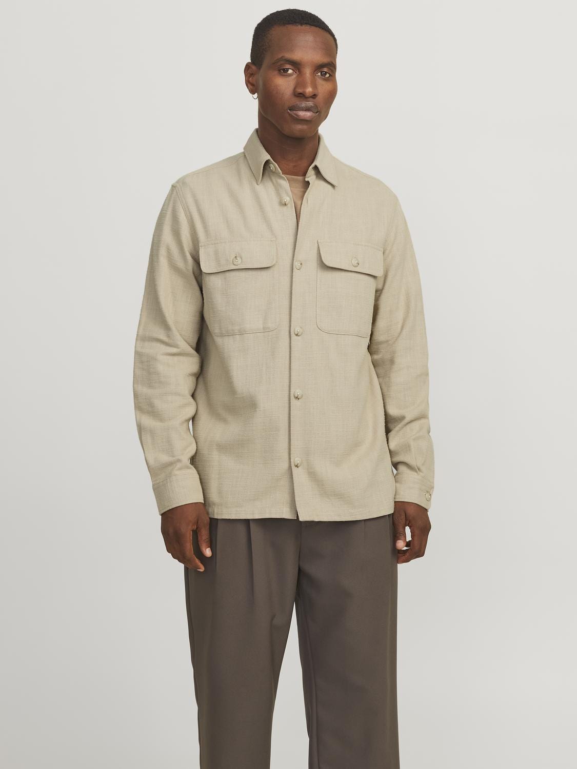 model_shot-front