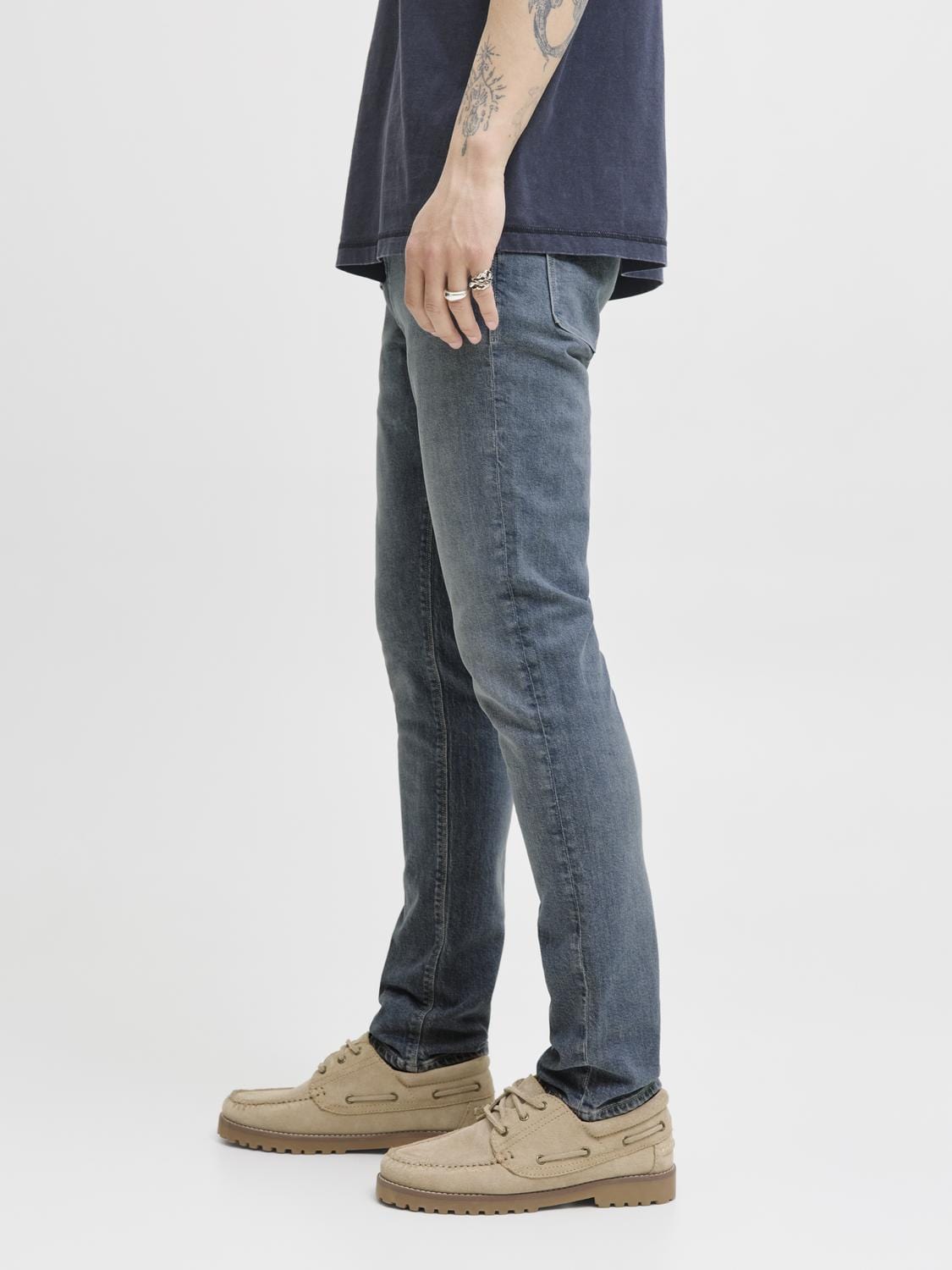 model_shot-detail