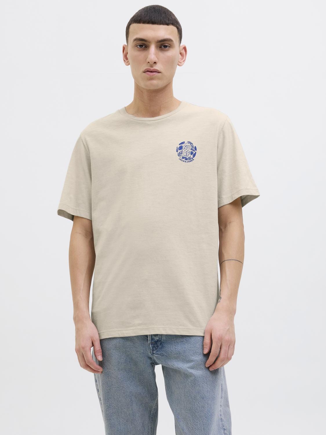 model_shot-front