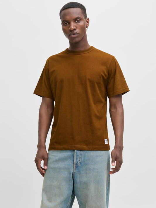 model_shot-front