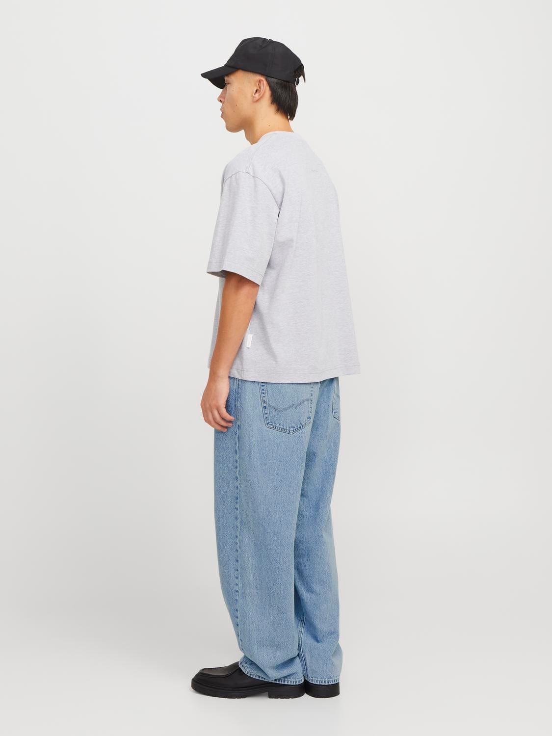 model_shot-back