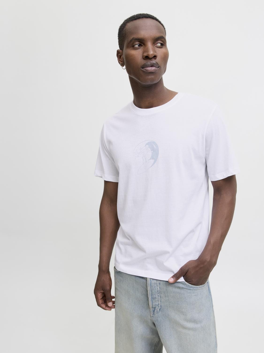 model_shot-creative
