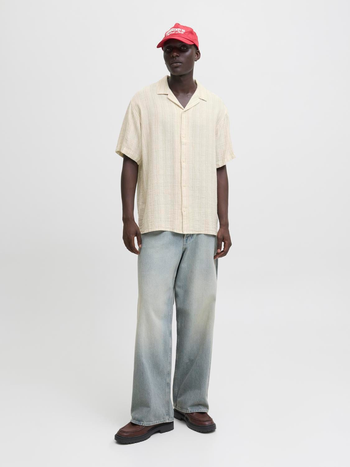 model_shot-front_full