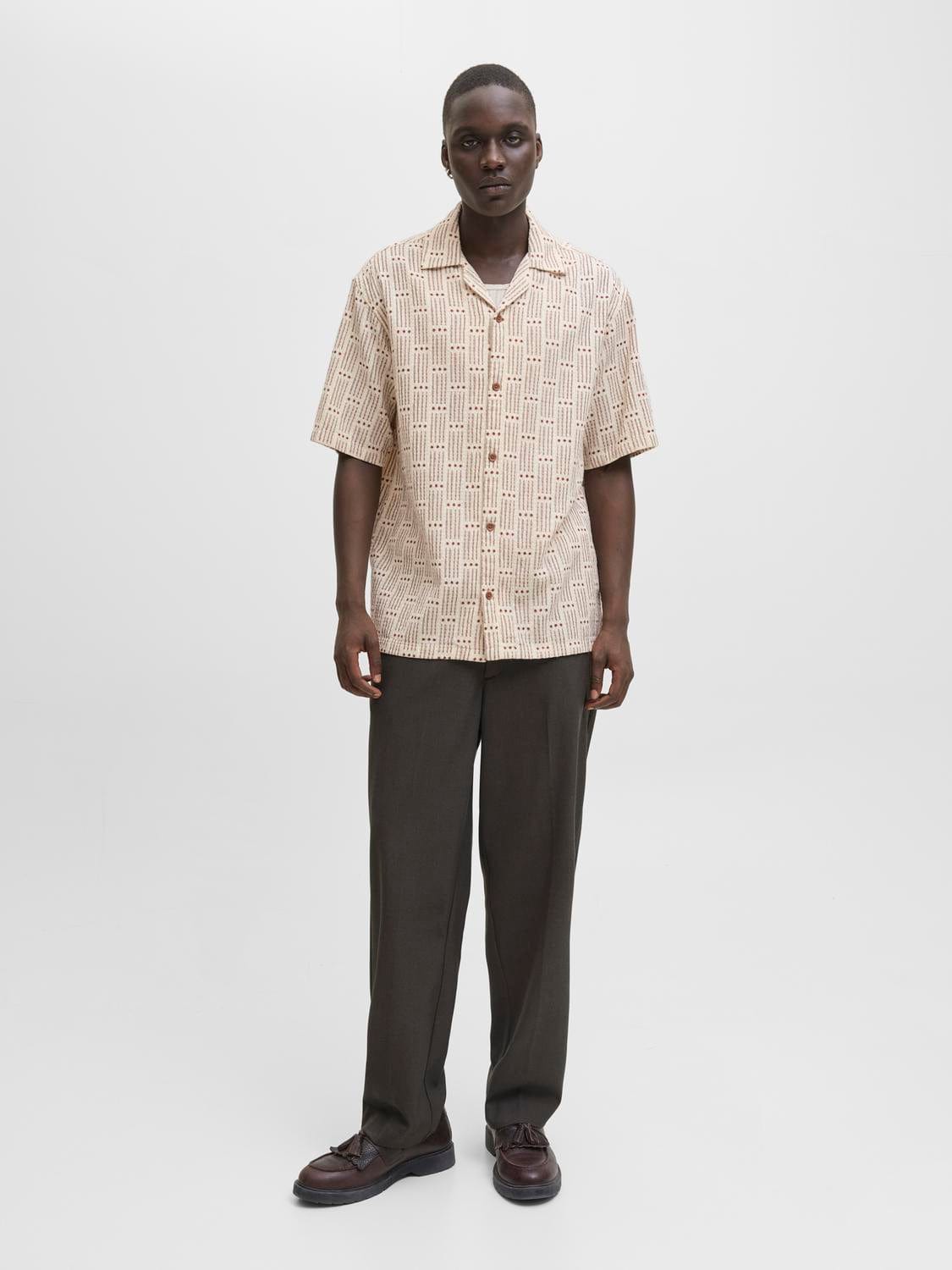 model_shot-front_full