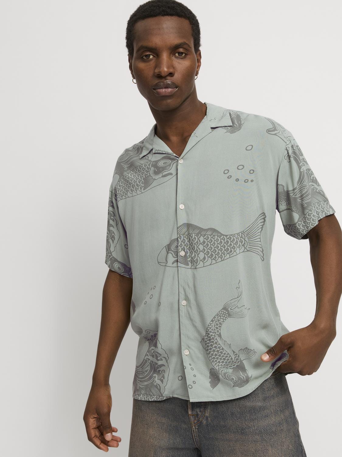 model_shot-creative