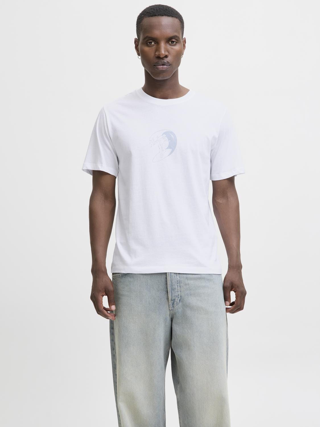model_shot-front