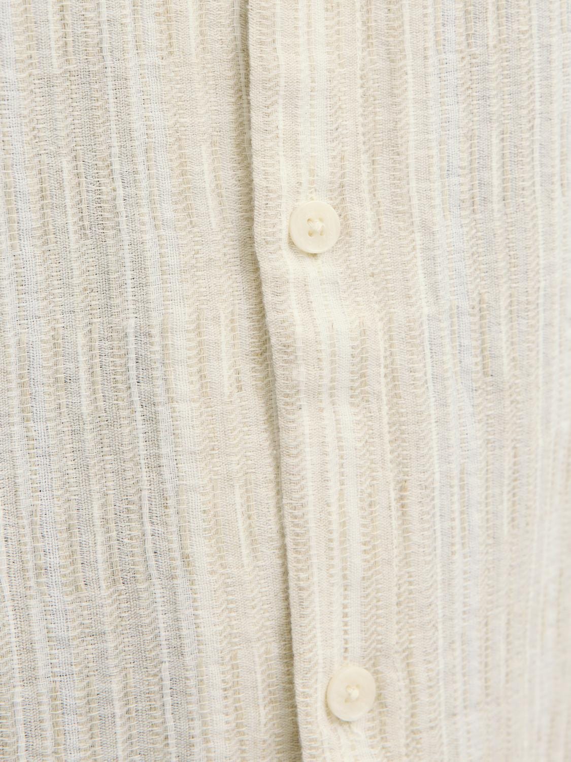 model_shot-detail