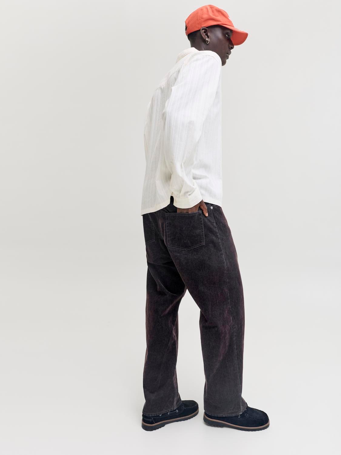 model_shot-creative