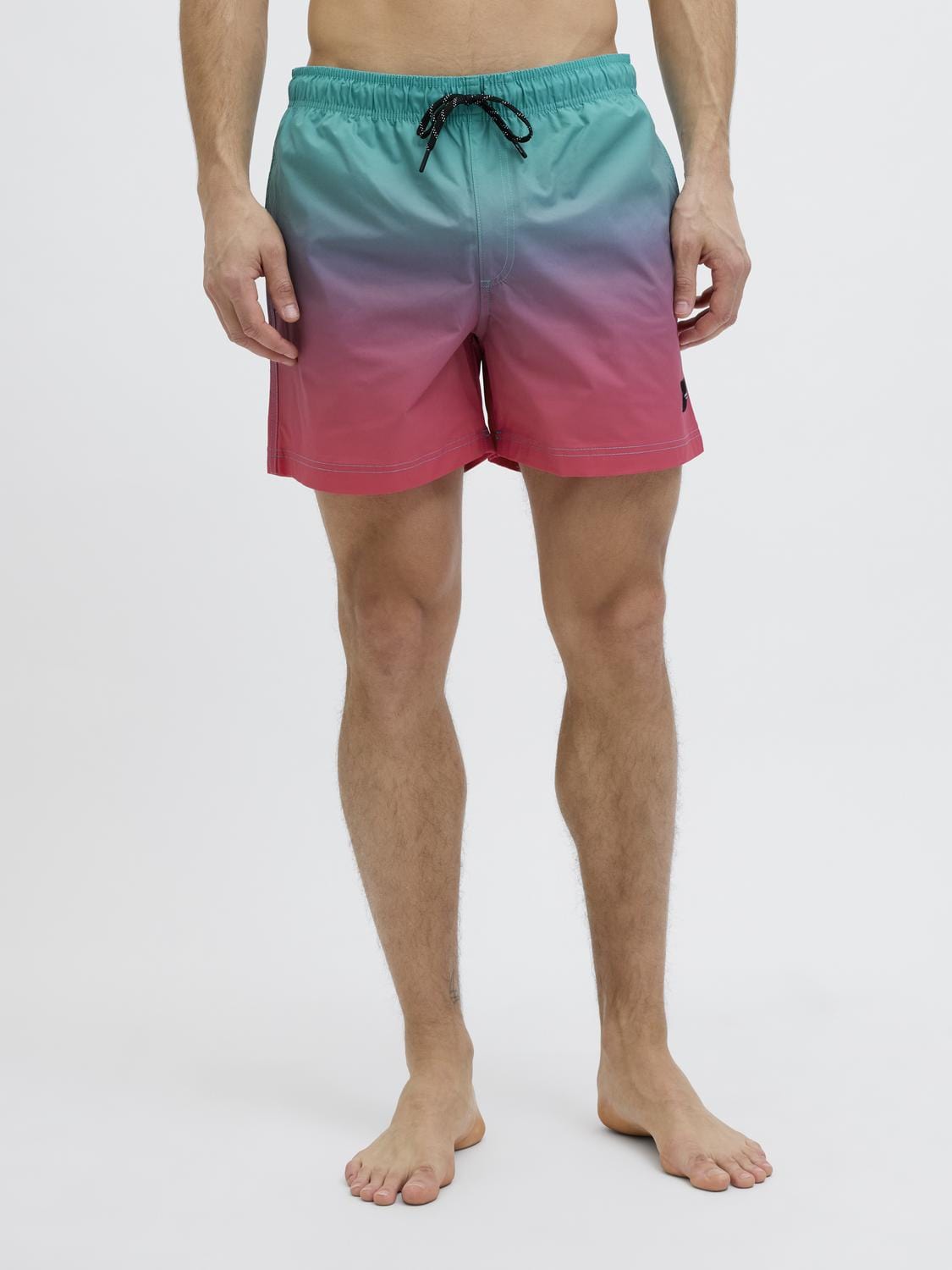 model_shot-front