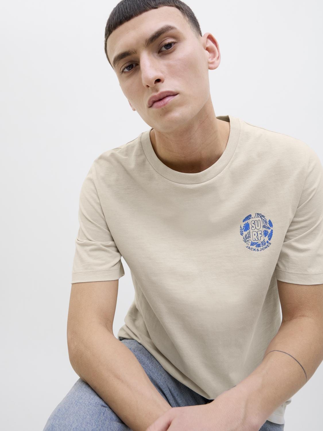 model_shot-creative