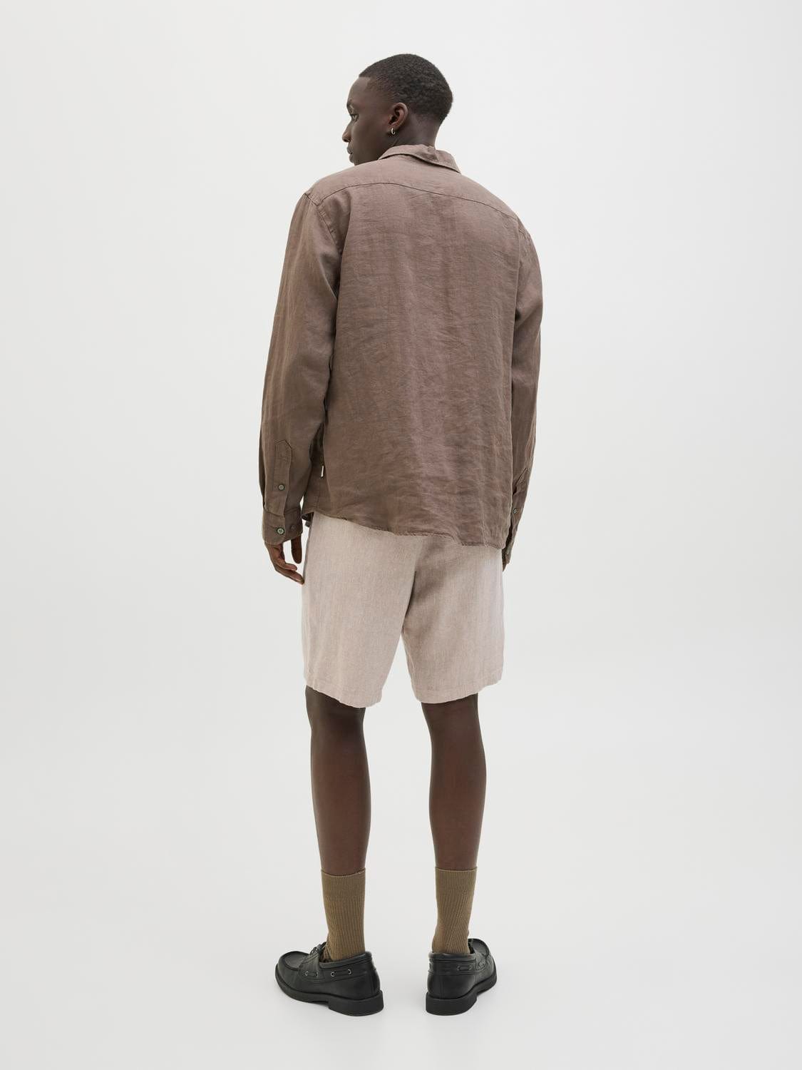 model_shot-back