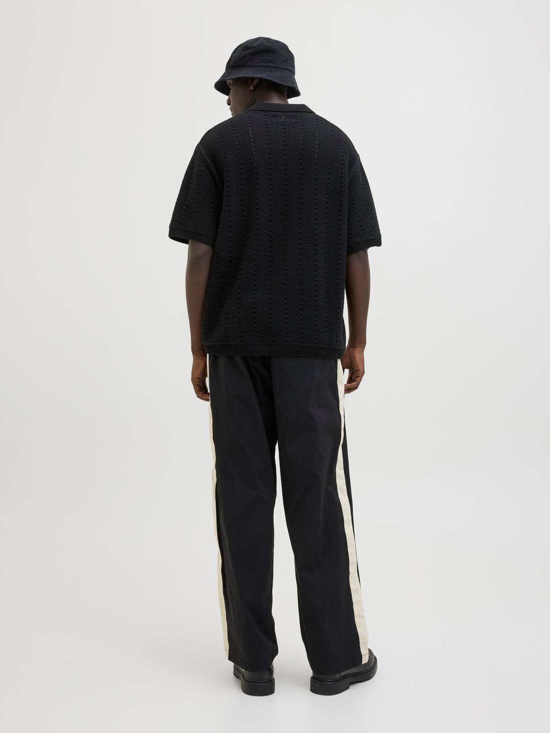 model_shot-back