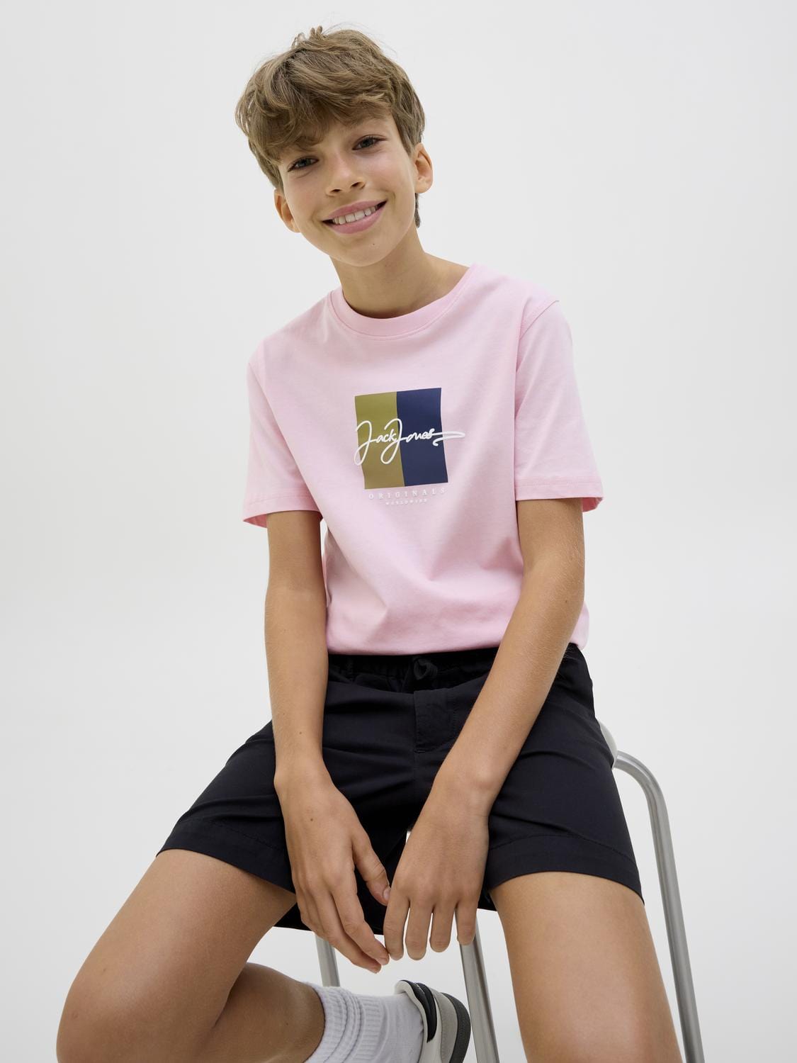 model_shot-creative