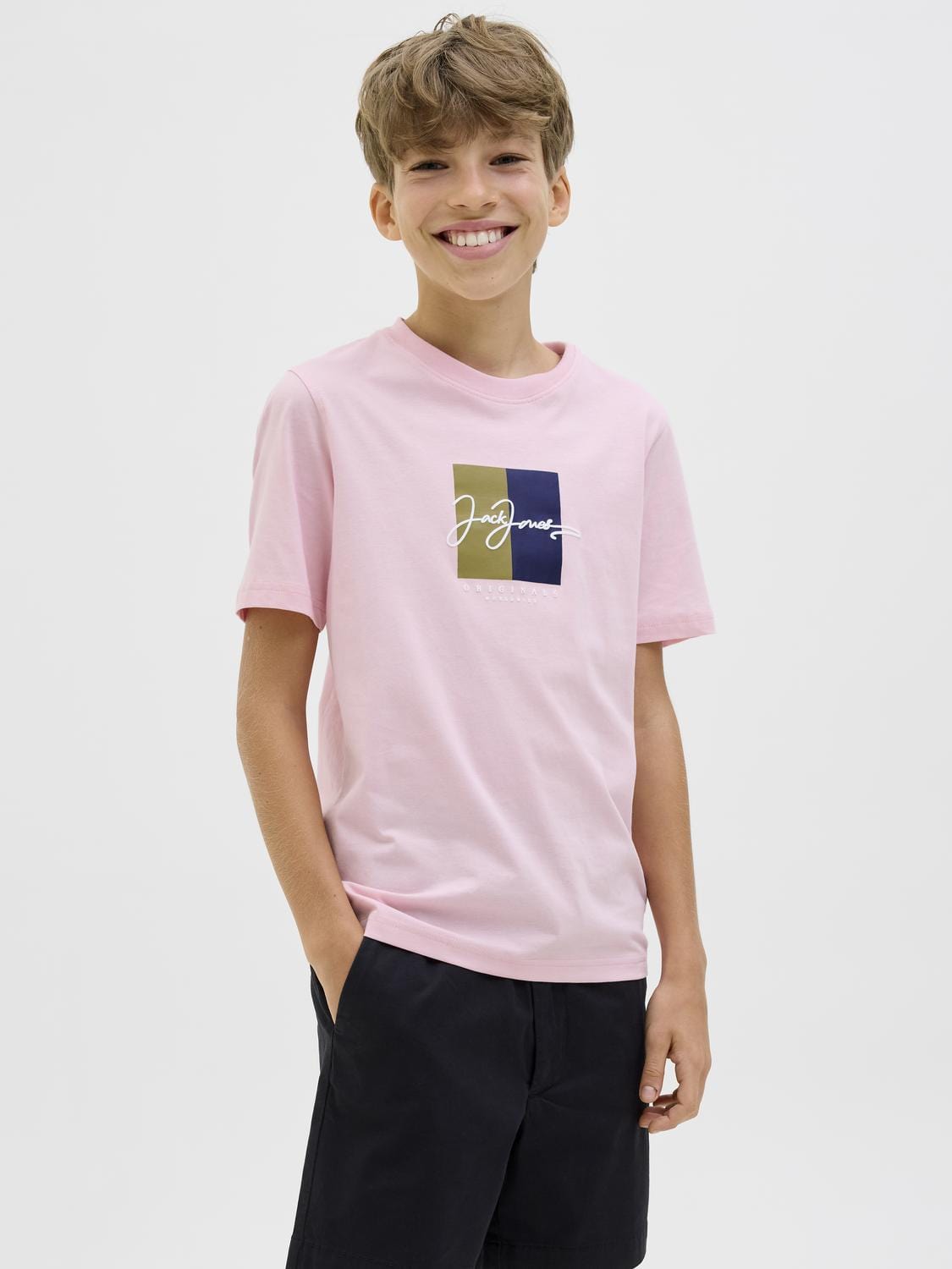 model_shot-front