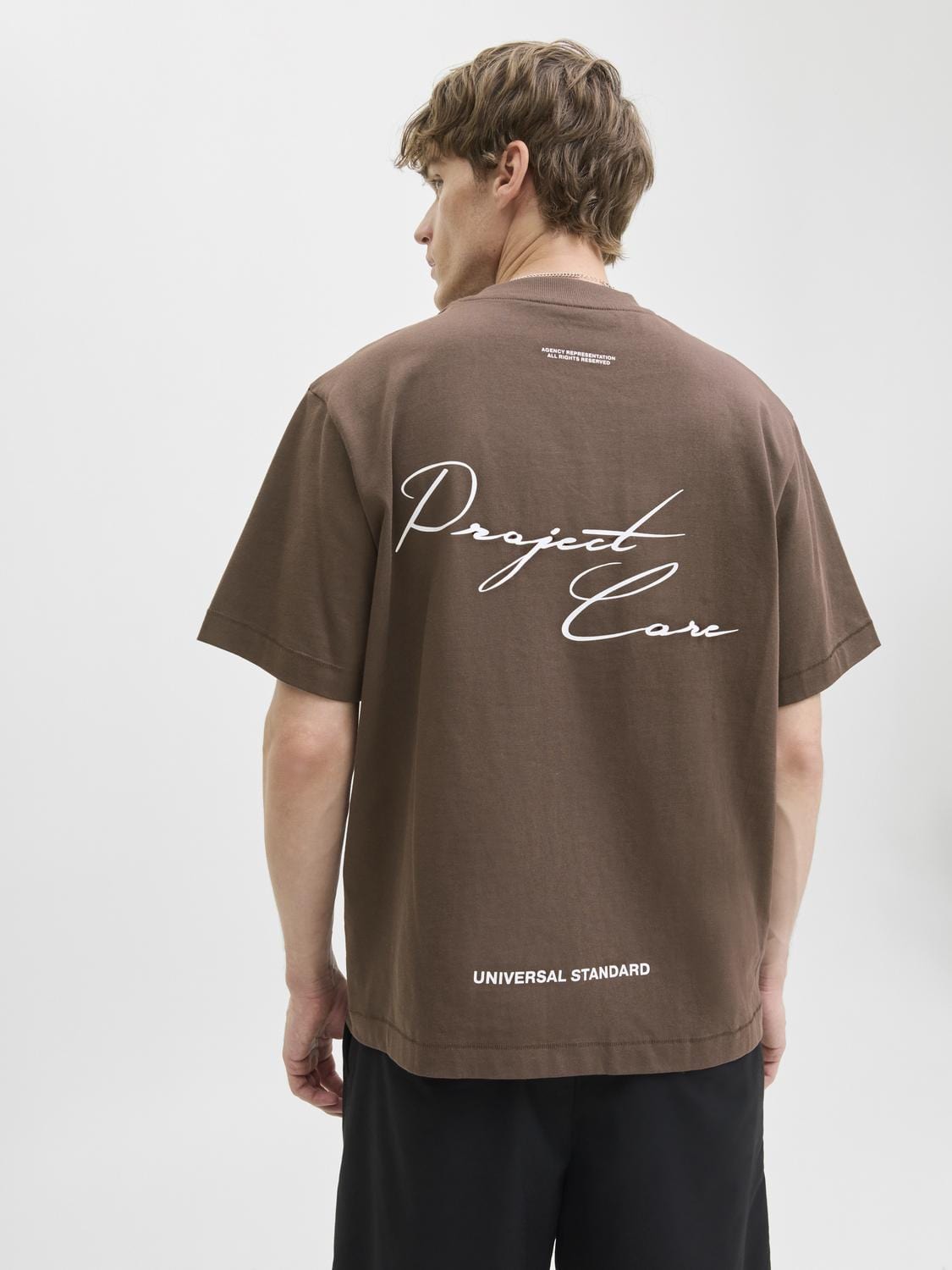 model_shot-creative