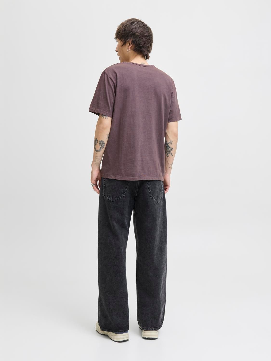 model_shot-back