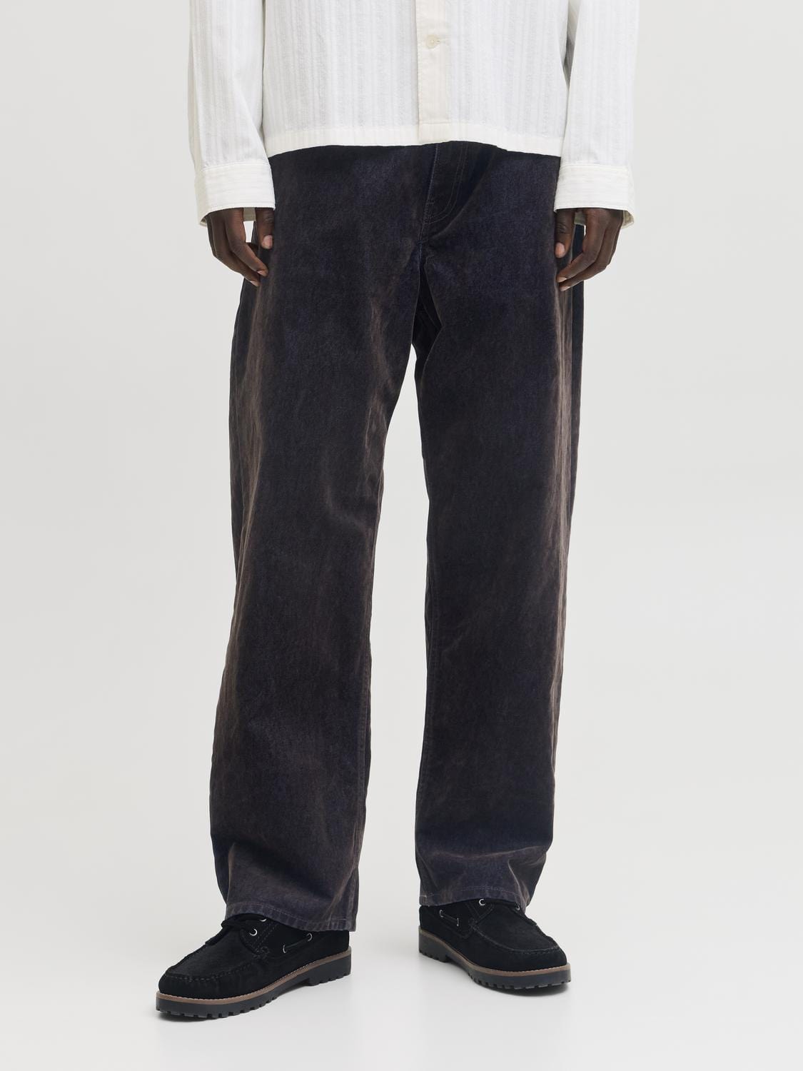 model_shot-front