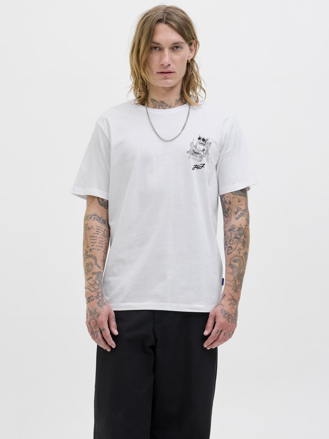 model_shot-front