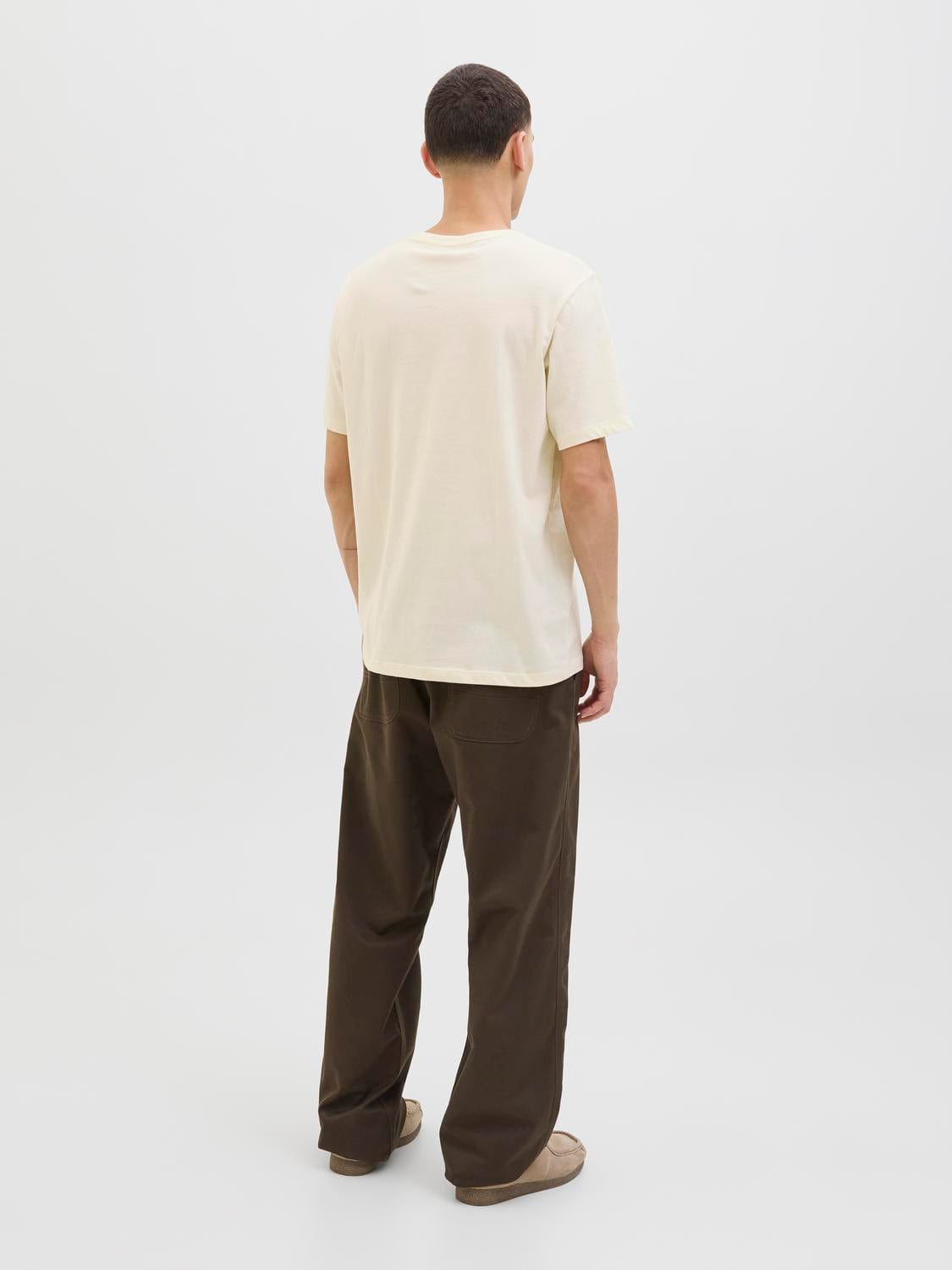model_shot-back