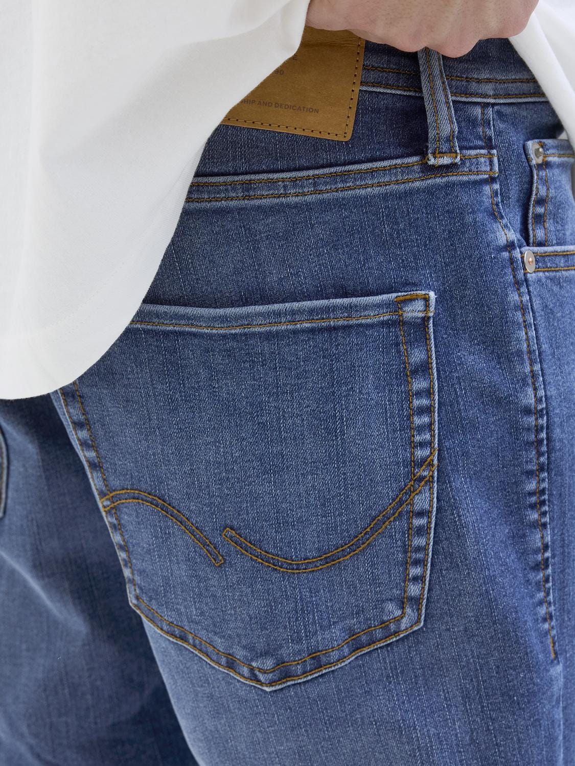 model_shot-detail