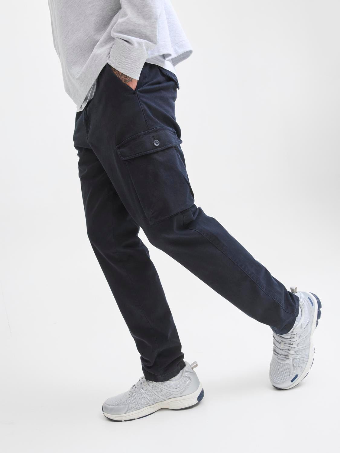 model_shot-creative
