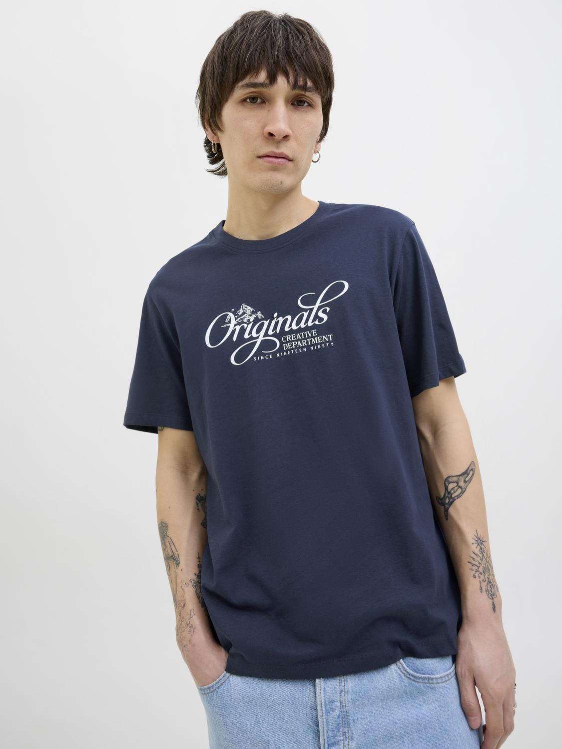 model_shot-creative