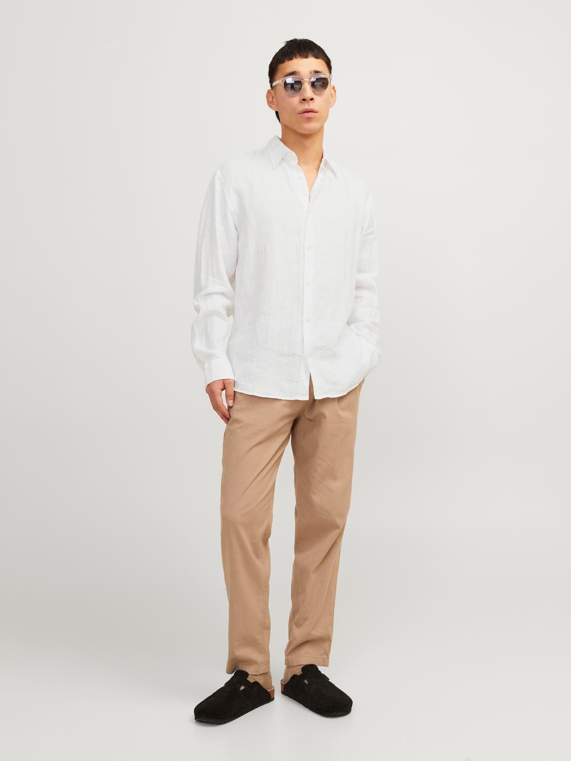 model_shot-front_full