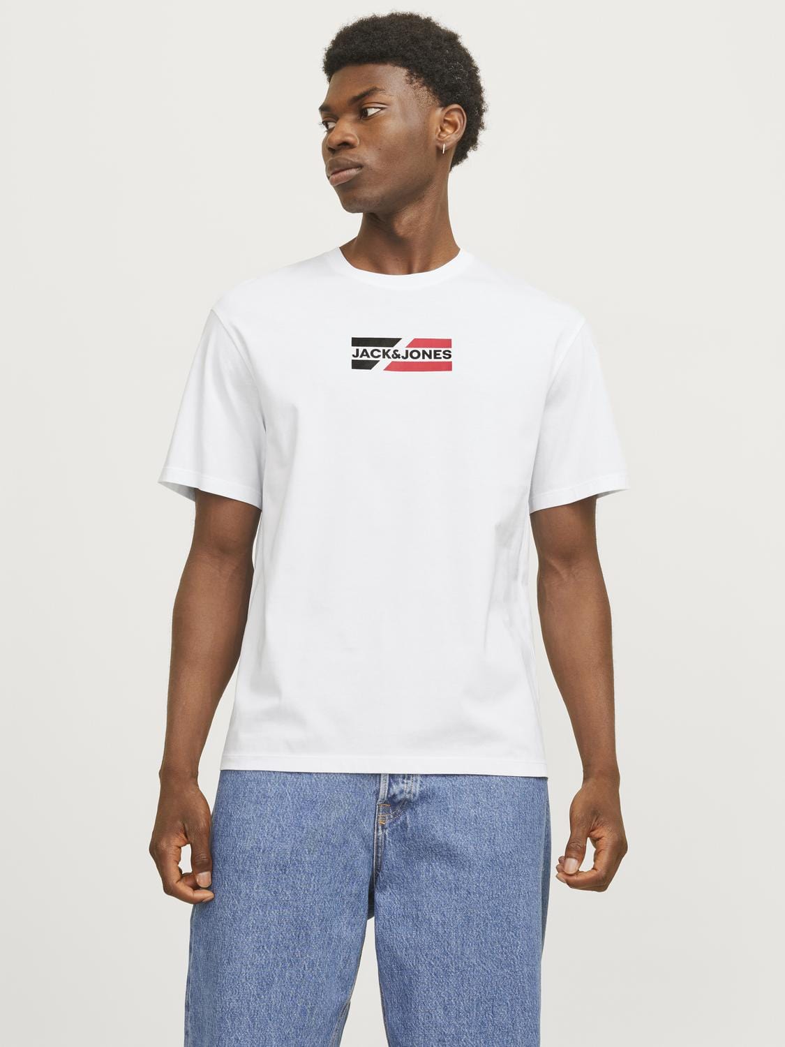 model_shot-front