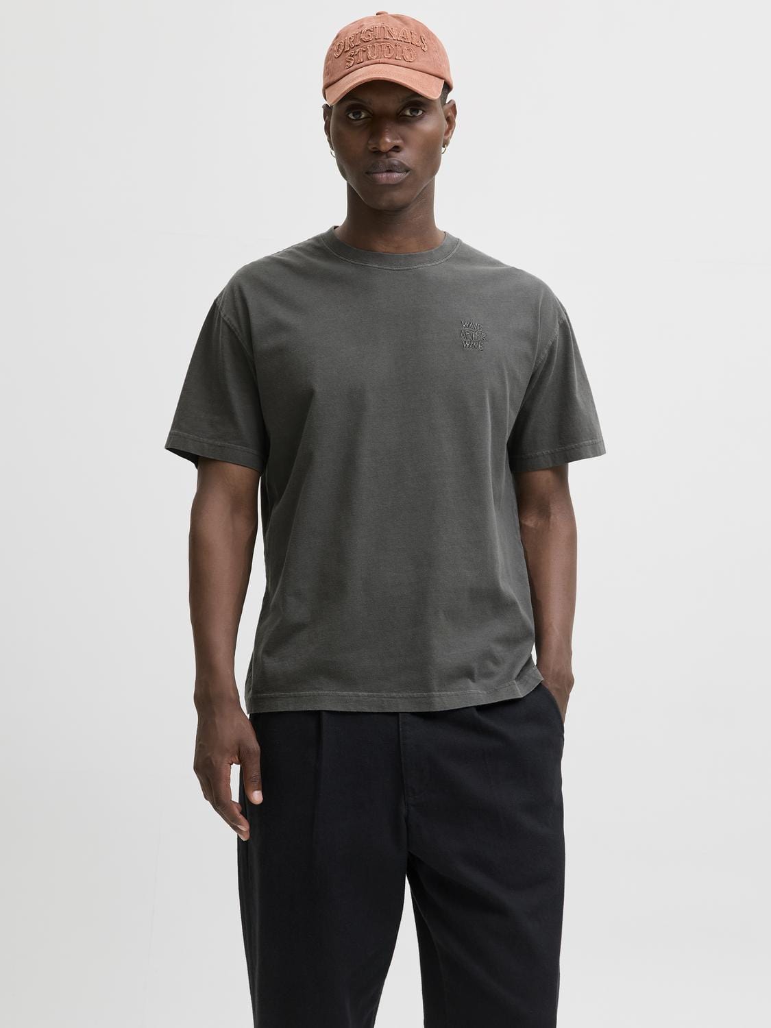 model_shot-front