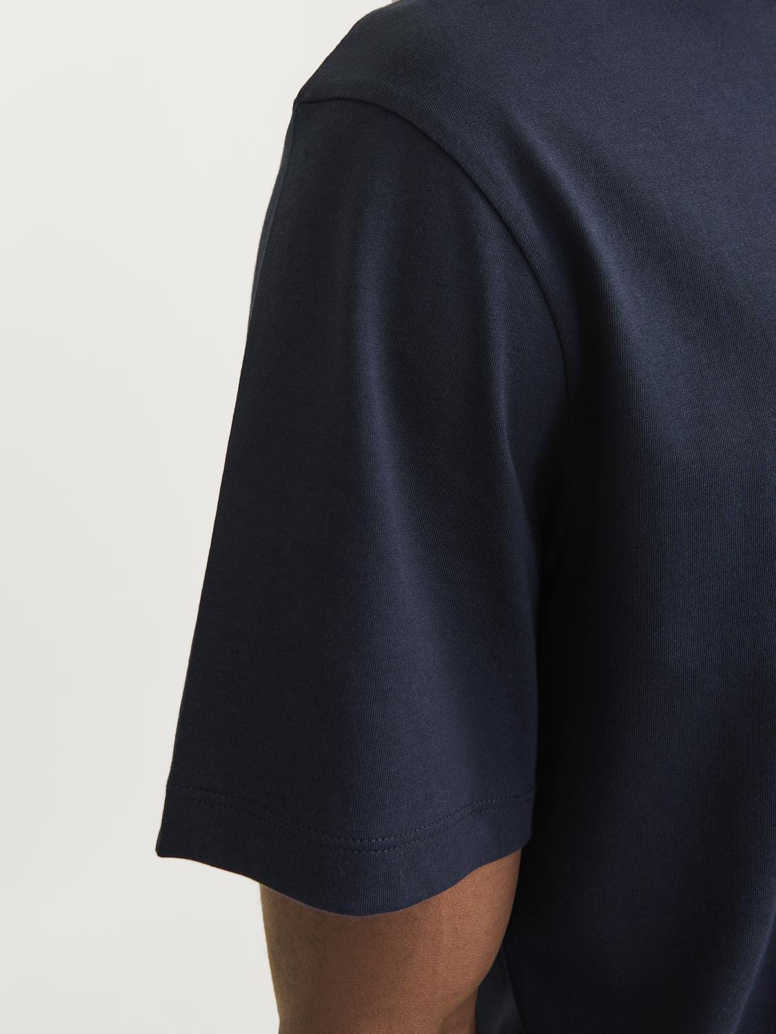 model_shot-detail