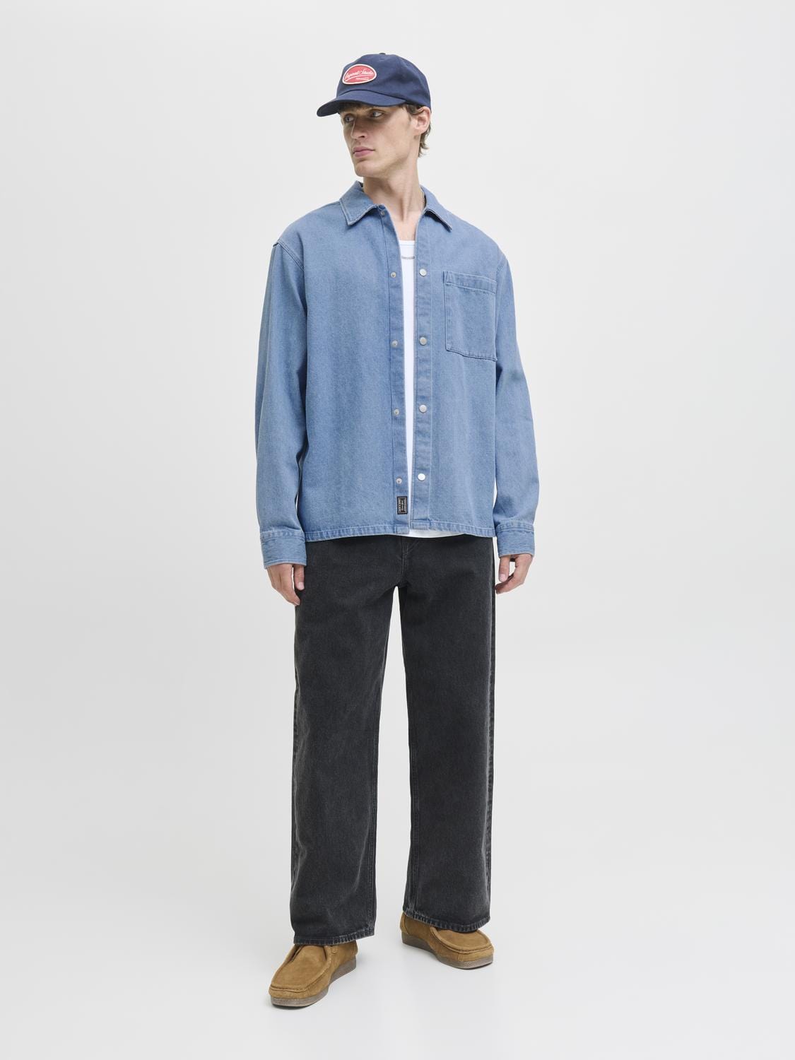 model_shot-front_full
