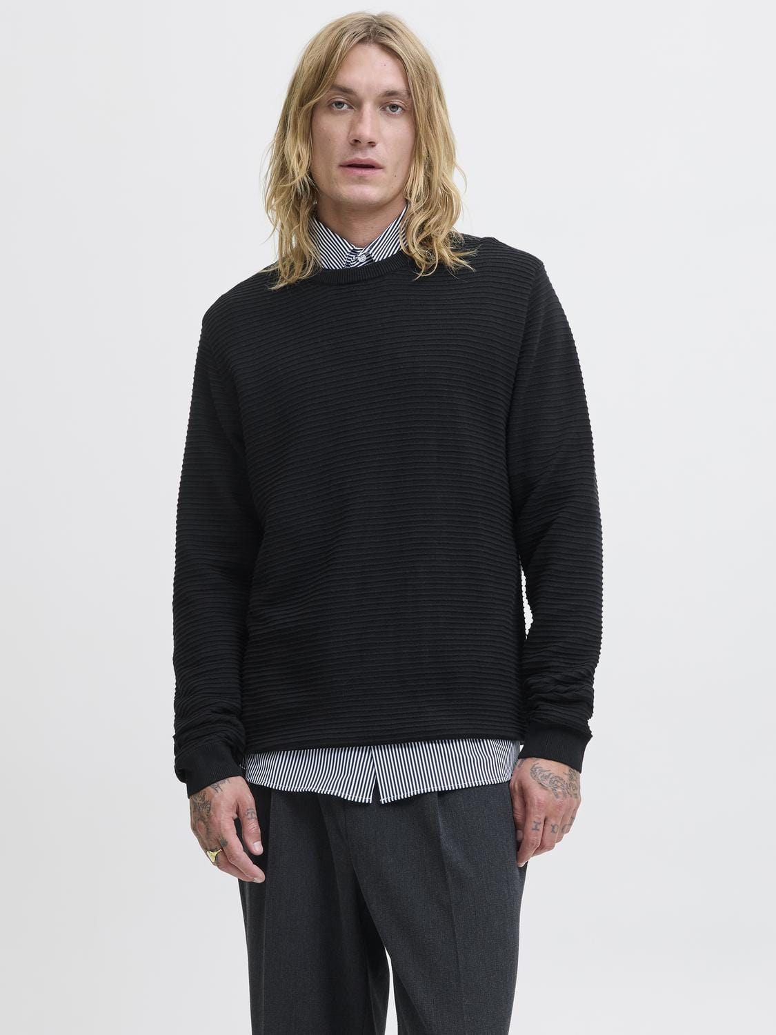 model_shot-front