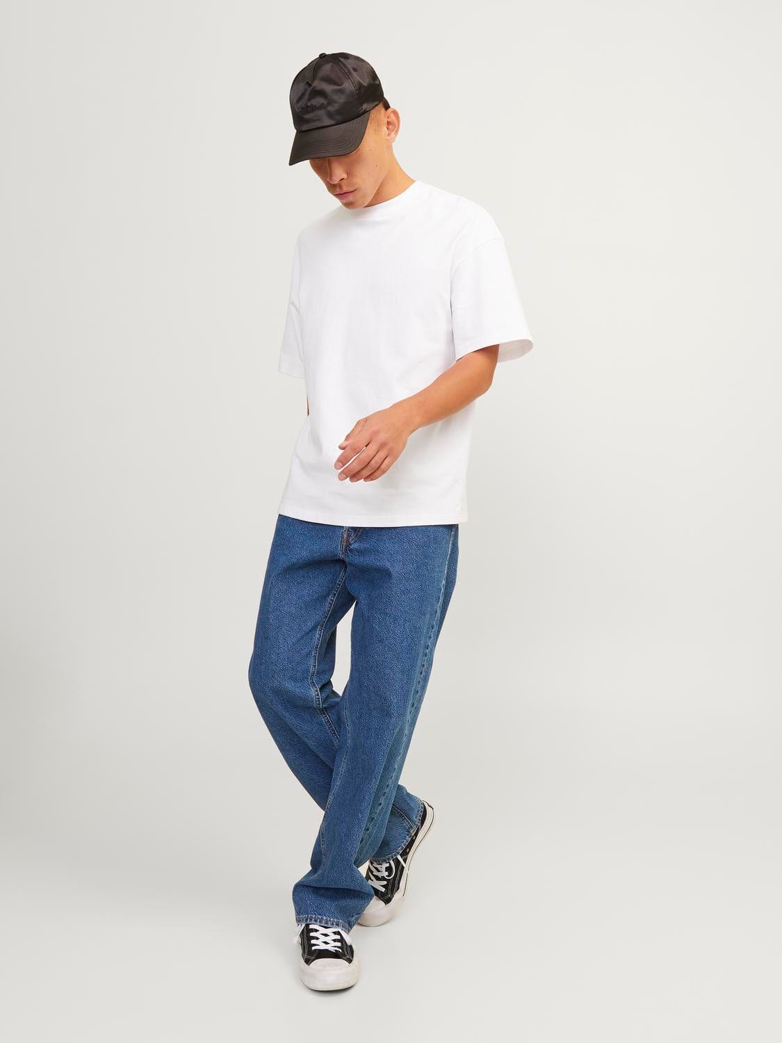 model_shot-front_full