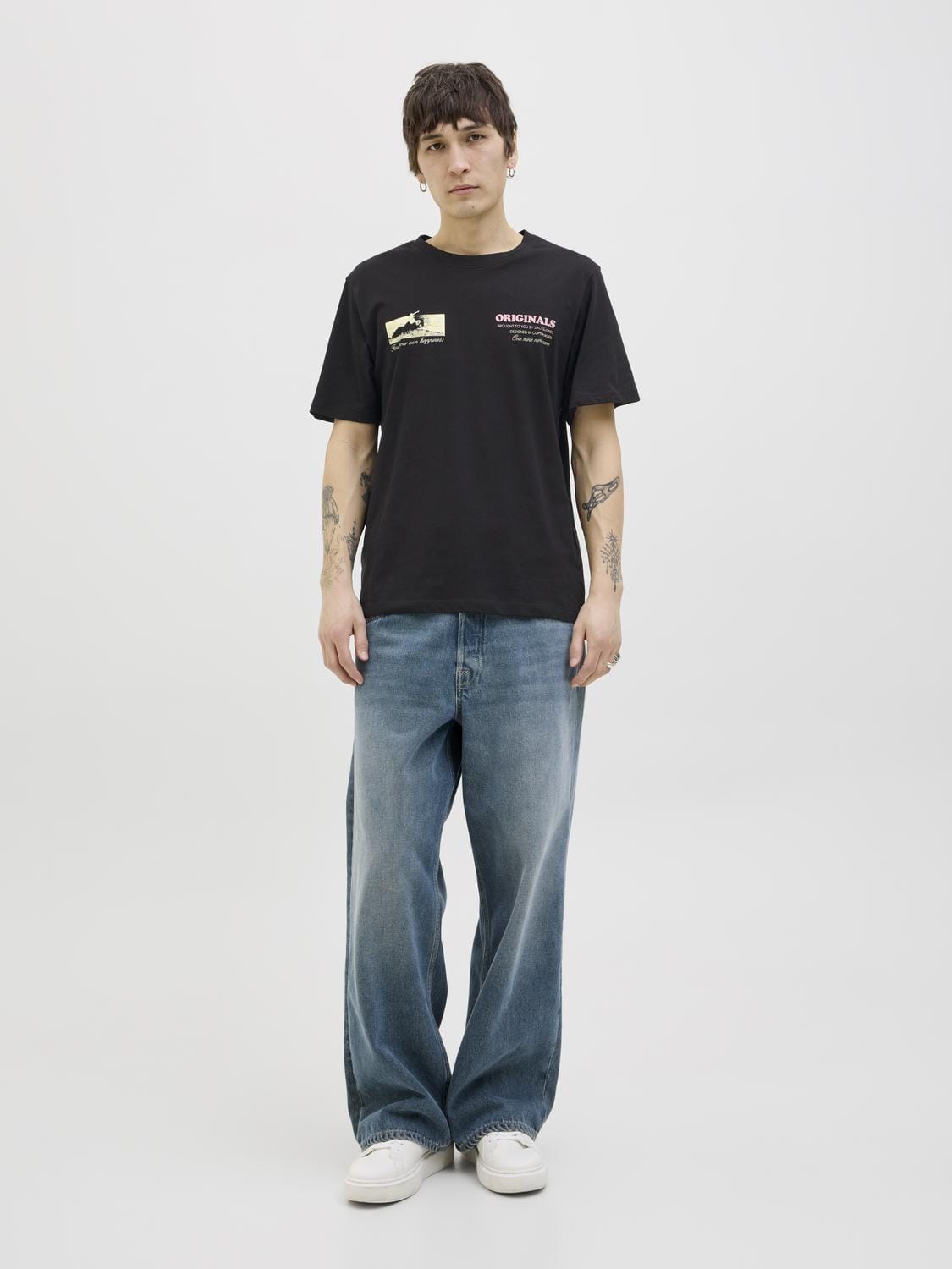 model_shot-front_full