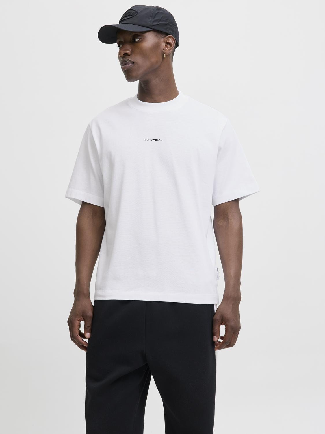 model_shot-front