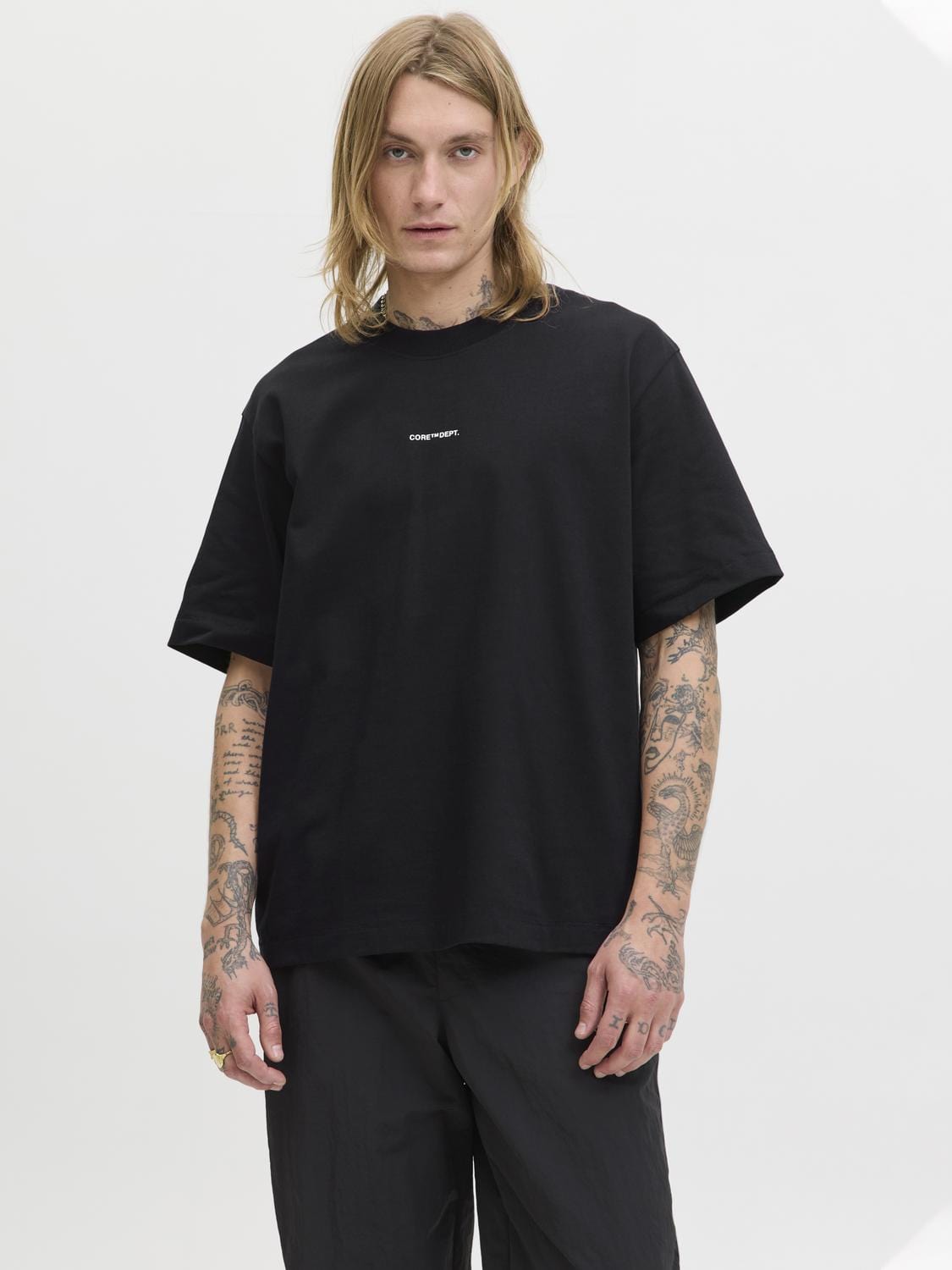 model_shot-front