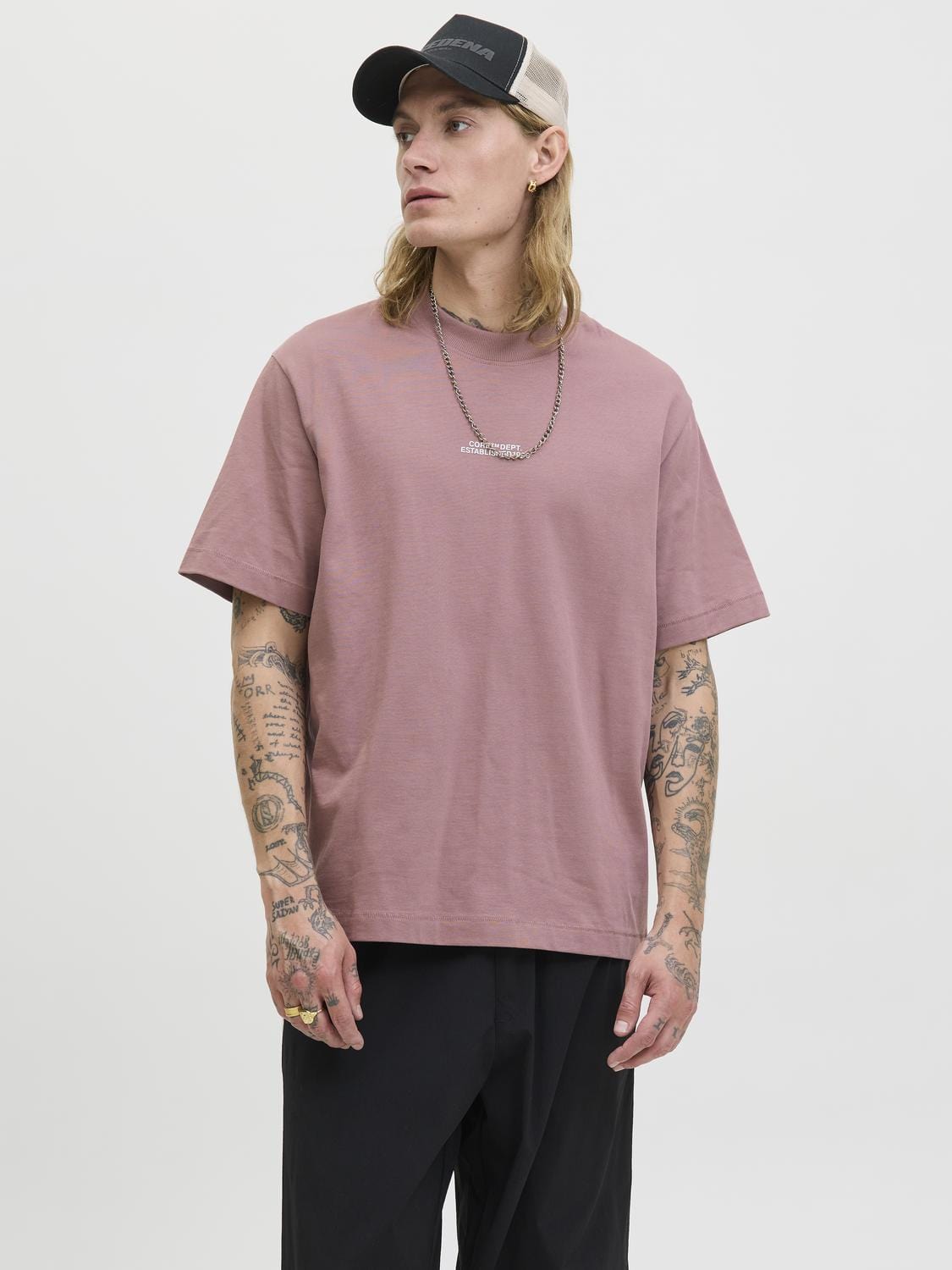 model_shot-front